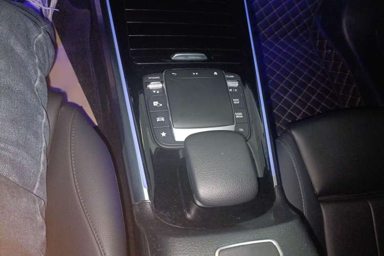 Used Mercedes-Benz GLB 2020 GLB 200 Dynamic Edition Gear Lever