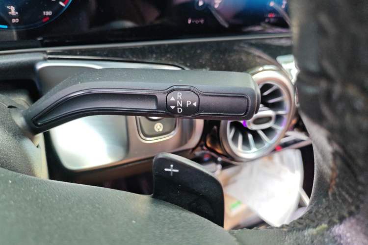 Used Mercedes-Benz GLB 2020 Facelift GLB 200 Fashion Edition Gear Lever
