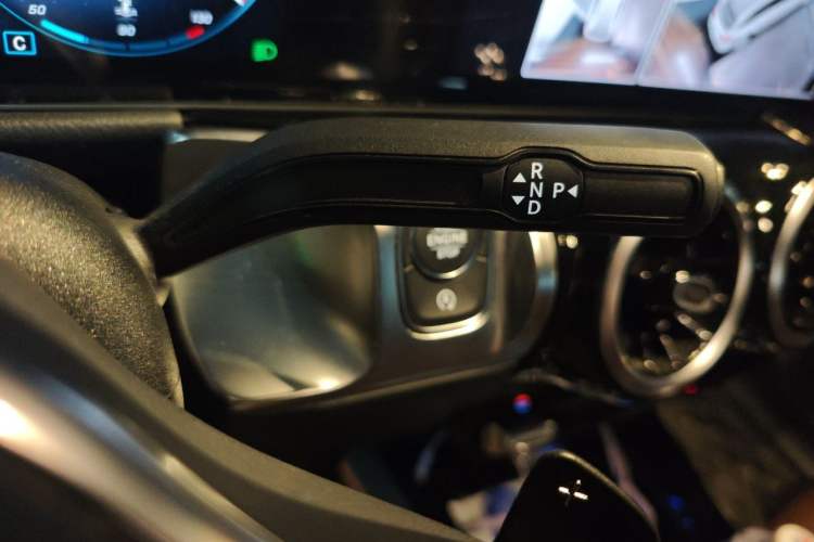 Used Mercedes-Benz GLB 2020 GLB 200 Dynamic Edition Gear Lever