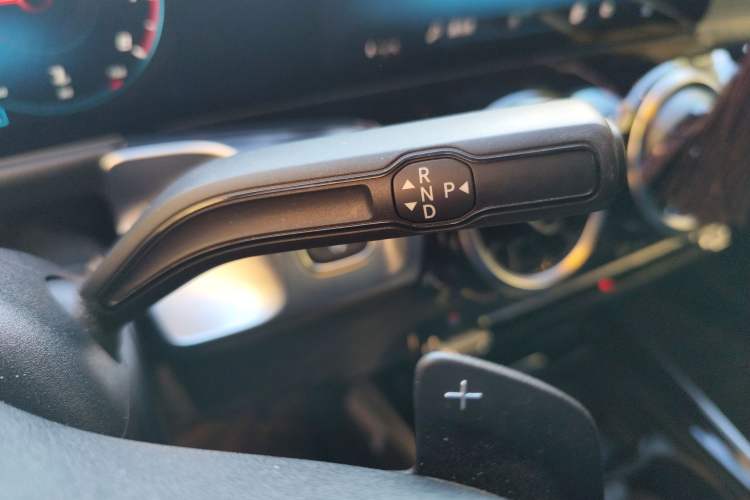 Used Mercedes-Benz GLB 2020 GLB 200 Dynamic Edition Gear Lever