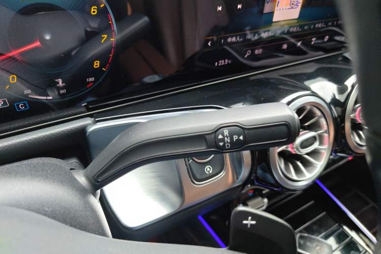 Used Mercedes-Benz GLB 2020 Facelift GLB 200 Fashion Edition Gear Lever