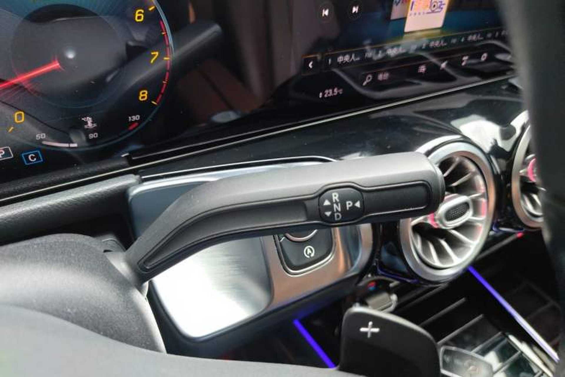Used Mercedes-Benz GLB 2020 Facelift GLB 200 Fashion Edition Gear Lever