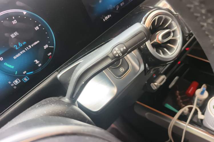 Used Mercedes-Benz GLB 2020 Updated GLB 200 Dynamic Edition Gear Lever