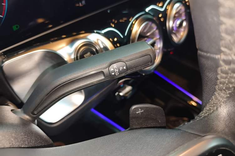 Used Mercedes-Benz GLB 2020 Facelift GLB 200 Fashion Edition Gear Lever