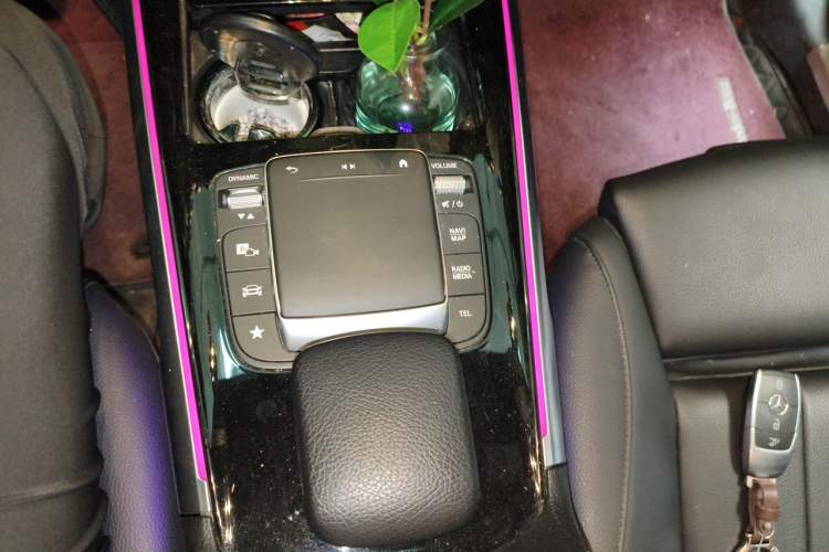 Used Mercedes-Benz GLB 2020 Facelift GLB 200 Fashion Edition Gear Lever
