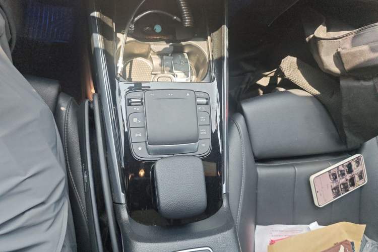 Used Mercedes-Benz GLB 2020 GLB 180 Dynamic Edition Gear Lever