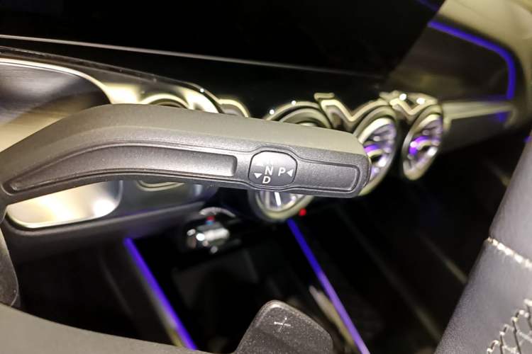 Used Mercedes-Benz GLB 2020 GLB 200 Stylish Edition Gear Lever