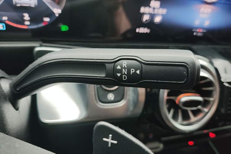 Used Mercedes-Benz GLB 2020 GLB 200 Stylish Edition Gear Lever