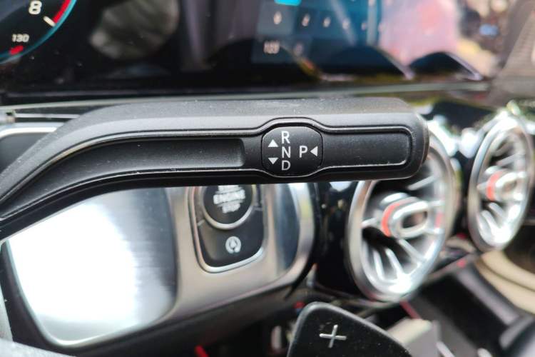 Used Mercedes-Benz GLB 2020 Facelift GLB 200 Fashion Edition Gear Lever