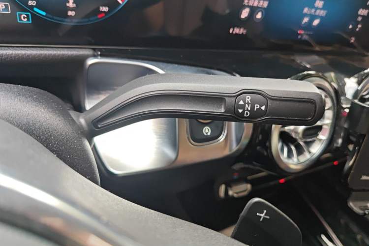 Used Mercedes-Benz GLB 2020 GLB 200 Dynamic Edition Gear Lever