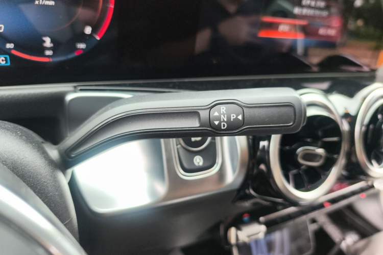 Used Mercedes-Benz GLB 2020 GLB 180 Fashion Model Gear Lever