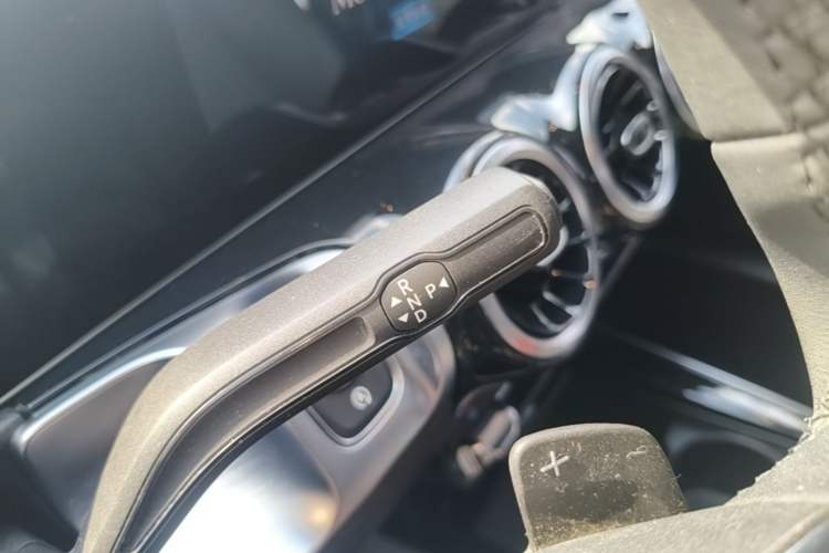 Used Mercedes-Benz GLB 2020 GLB 200 Dynamic Edition Gear Lever