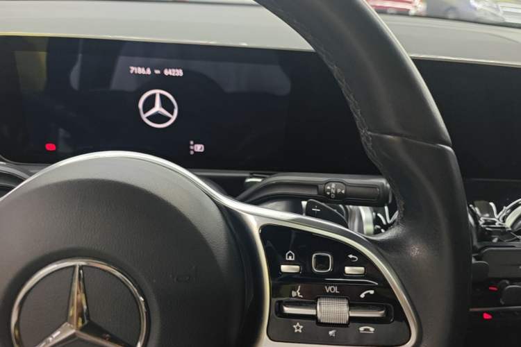 Used Mercedes-Benz GLB 2020 GLB 200 Dynamic Edition Gear Lever