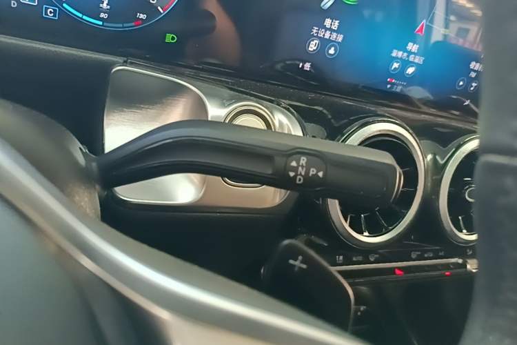 Used Mercedes-Benz GLB 2020 GLB 200 Dynamic Edition Gear Lever
