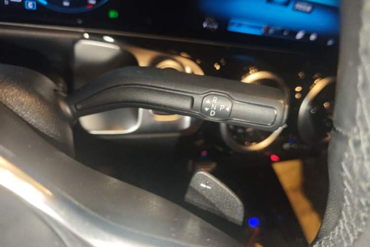 Used Mercedes-Benz GLB 2020 GLB 200 Dynamic Edition Gear Lever