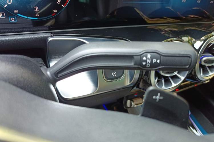 Used Mercedes-Benz GLB 2020 Facelift GLB 200 Fashion Edition Gear Lever