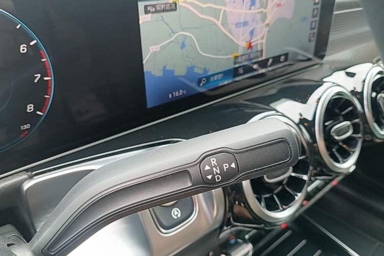 Used Mercedes-Benz GLB 2020 GLB 200 Dynamic Edition Gear Lever