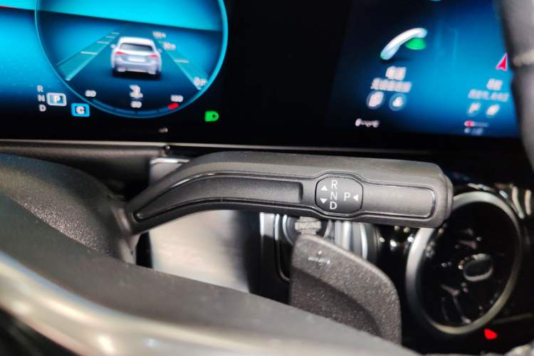 Used Mercedes-Benz GLB 2020 GLB 200 Dynamic Edition Gear Lever