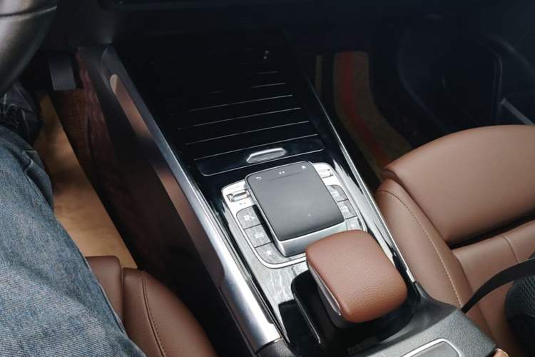 Used Mercedes-Benz GLB 2020 GLB 200 Dynamic Edition Gear Lever