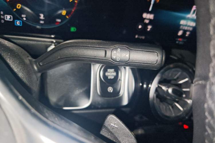 Used Mercedes-Benz GLB 2020 Facelift GLB 200 Fashion Edition Gear Lever
