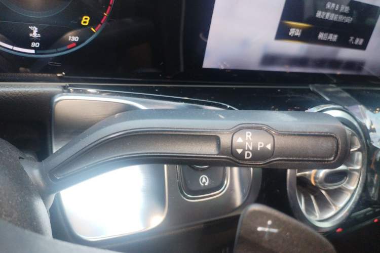 Used Mercedes-Benz GLB 2020 GLB 200 Stylish Edition Gear Lever
