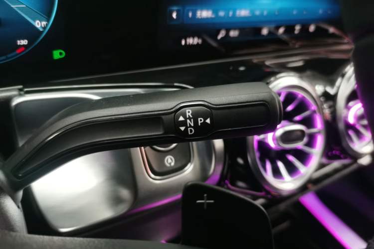 Used Mercedes-Benz GLB 2020 GLB 200 Dynamic Edition Gear Lever