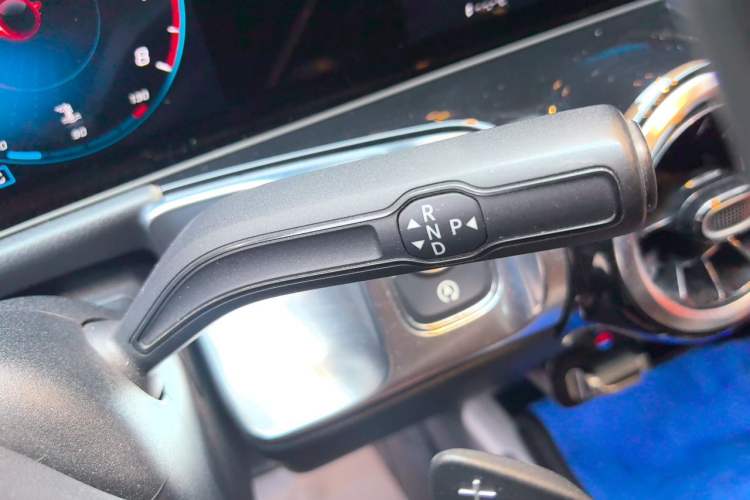 Used Mercedes-Benz GLB 2020 GLB 200 Dynamic Edition Gear Lever