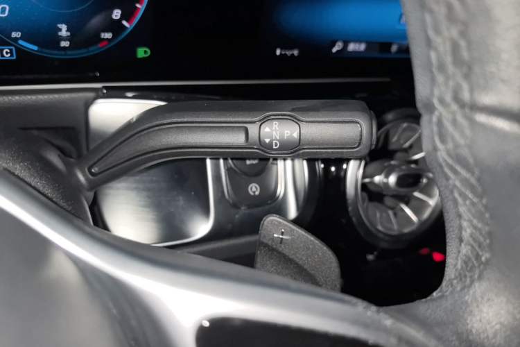 Used Mercedes-Benz GLB 2020 Facelift GLB 200 Fashion Edition Gear Lever