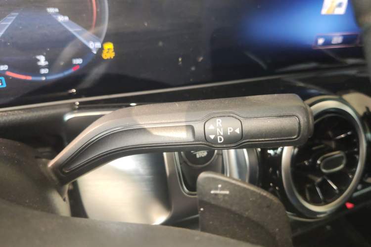 Used Mercedes-Benz GLB 2020 GLB 180 Dynamic Edition Gear Lever
