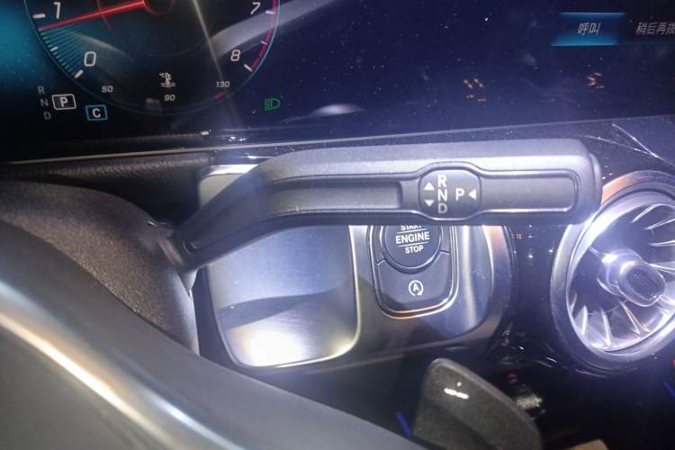 Used Mercedes-Benz GLB 2020 GLB 200 Stylish Edition Gear Lever