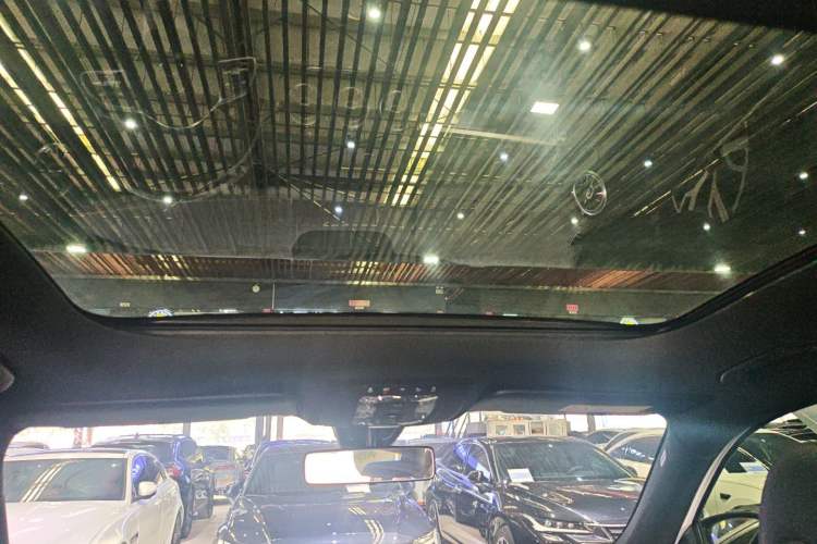 Used Mercedes-Benz GLB 2020 Facelift GLB 200 Fashion Edition Headliner
