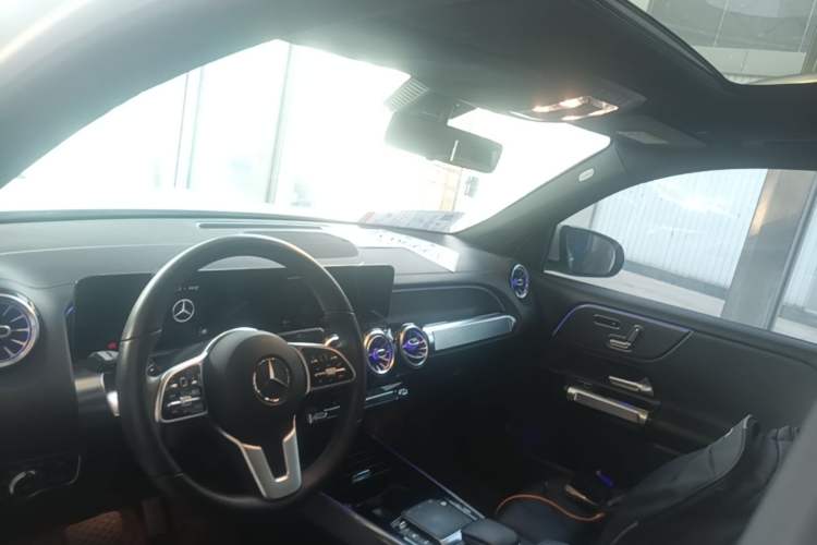 Used Mercedes-Benz GLB 2020 Facelift GLB 200 Fashion Edition Headliner
