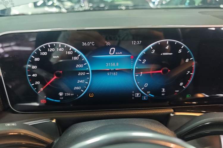 Used Mercedes-Benz GLB 2020 GLB 200 Stylish Edition Instrument Cluster