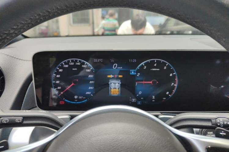 Used Mercedes-Benz GLB 2020 GLB 180 Dynamic Edition Instrument Cluster