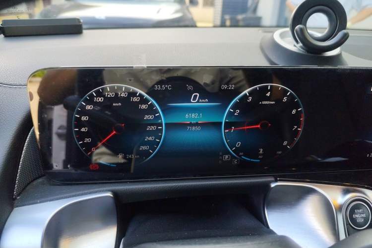 Used Mercedes-Benz GLB 2020 GLB 180 Dynamic Edition Instrument Cluster