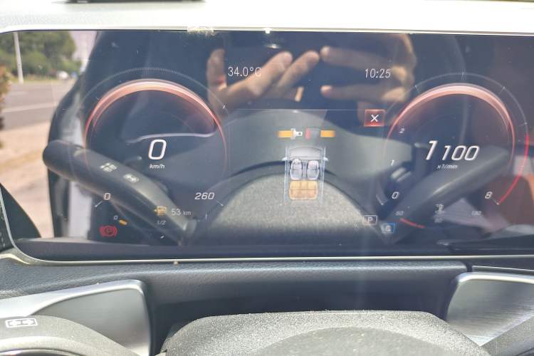 Used Mercedes-Benz GLB 2020 Updated GLB 200 Dynamic Edition Instrument Cluster