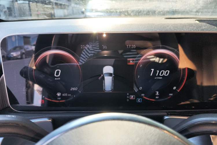 Used Mercedes-Benz GLB 2020 GLB 180 Dynamic Edition Instrument Cluster