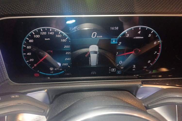 Used Mercedes-Benz GLB 2020 GLB 200 Stylish Edition Instrument Cluster