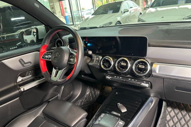 Used Mercedes-Benz GLB 2020 GLB 180 Fashion Model Interior 10