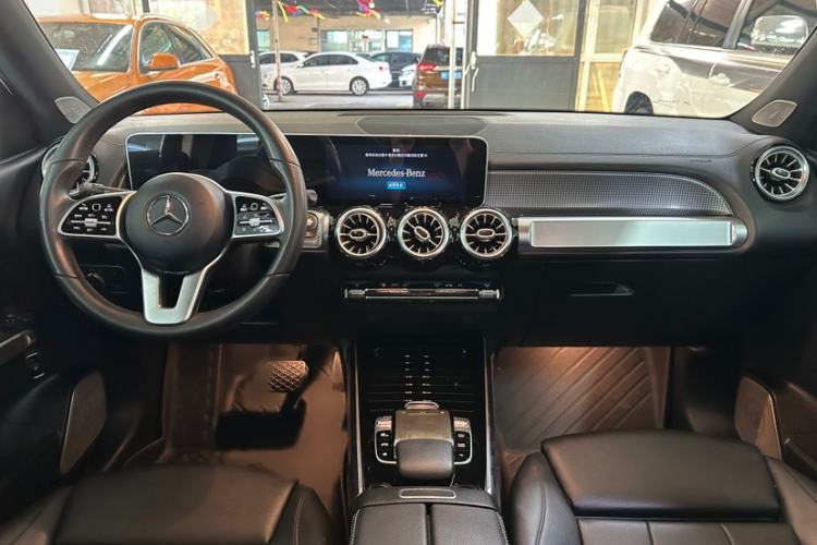 Used Mercedes-Benz GLB 2020 GLB 200 Stylish Edition Interior 2