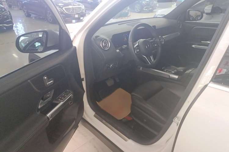 Used Mercedes-Benz GLB 2020 GLB 200 Dynamic Edition Interior 2
