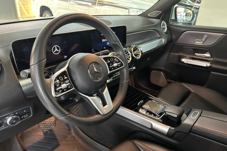 Used Mercedes-Benz GLB 2020 GLB 200 Stylish Edition Interior 3