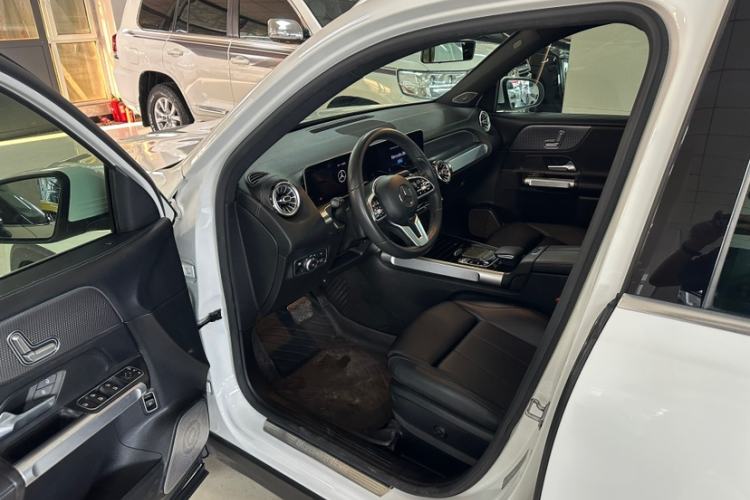Used Mercedes-Benz GLB 2020 GLB 200 Stylish Edition Interior 4