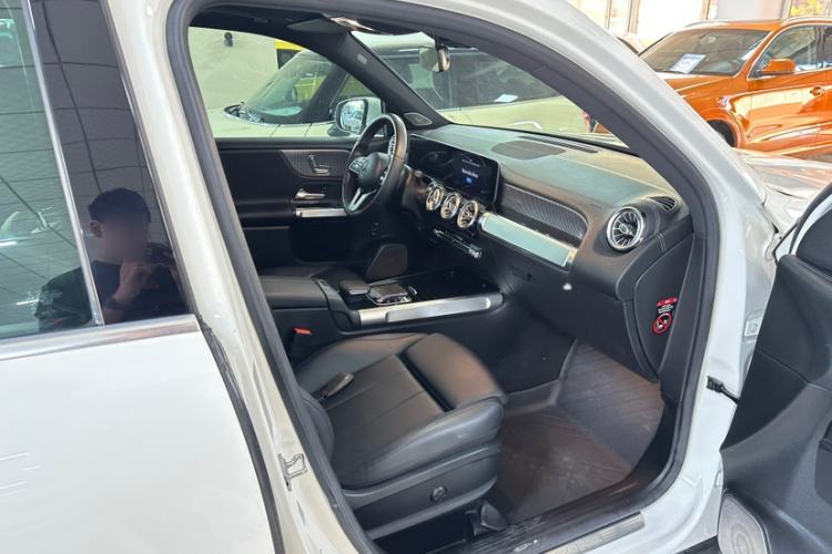 Used Mercedes-Benz GLB 2020 GLB 200 Stylish Edition Interior 5