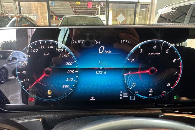 Used Mercedes-Benz GLB 2020 GLB 200 Stylish Edition Interior 7
