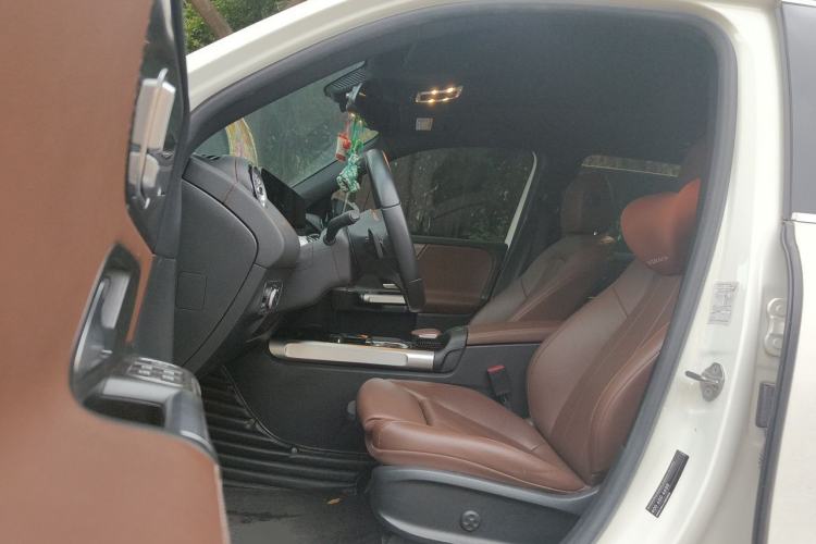 Used Mercedes-Benz GLB 2020 GLB 200 Stylish Edition Left Front Seat
