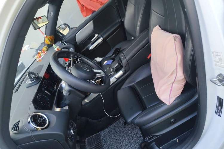 Used Mercedes-Benz GLB 2020 GLB 180 Dynamic Edition Left Front Seat