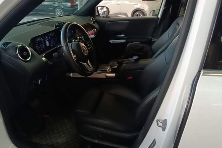 Used Mercedes-Benz GLB 2020 GLB 200 Dynamic Edition Left Front Seat