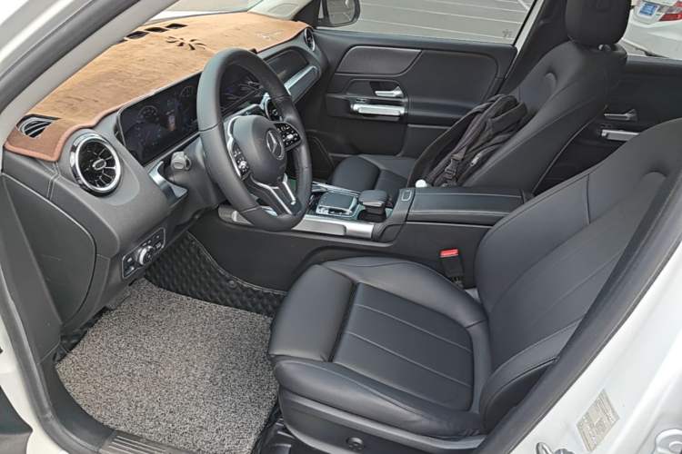 Used Mercedes-Benz GLB 2020 GLB 200 Dynamic Edition Left Front Seat