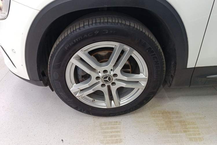 Used Mercedes-Benz GLB 2020 GLB 180 Dynamic Edition Left Front Wheel Hub
